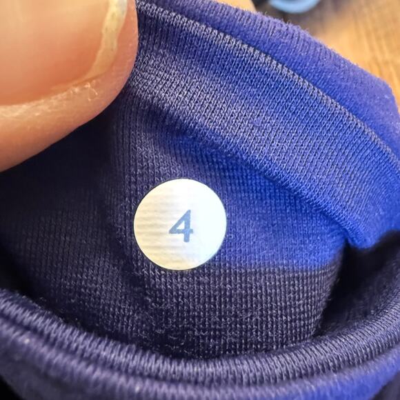 Lululemon Criss Cross Mesh Inlay Leggings - Picture 5 of 7